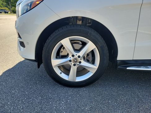 Used 2018 Mercedes-Benz GLE 350 4MATIC image 11