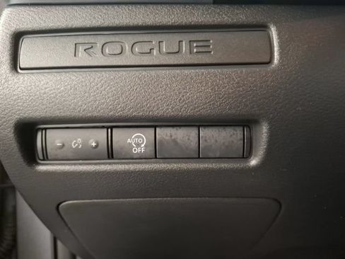 Used 2026 Nissan Rogue S FWD image 18