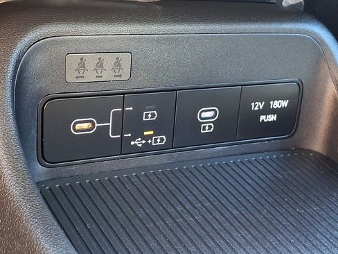 Used 2025 Hyundai Kona SEL FWD image 23
