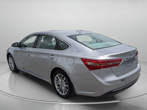 Used 2018 Toyota Avalon Limited FWD image 6