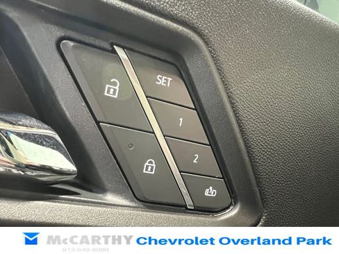 Used 2025 Chevrolet Colorado Z71 w/ Midnight Edition AWD/4WD image 18