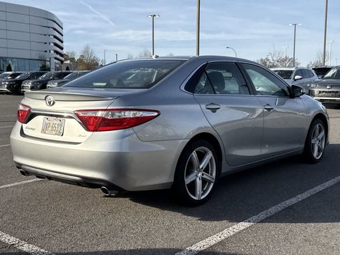 Used 2015 Toyota Camry XSE image 4