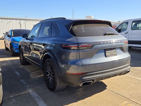 Used 2020 Porsche Cayenne image 4