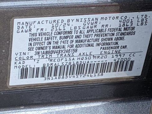 Used 2025 Nissan Sentra SR w/ SR Premium Package image 16