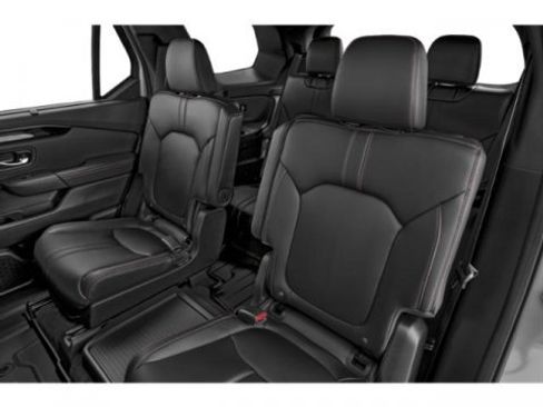 Used 2025 Honda Pilot TrailSport image 16