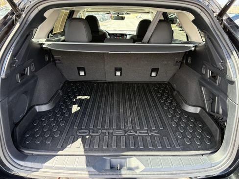 Used 2025 Subaru Outback Onyx Edition image 12