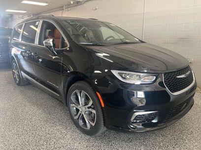 New 2026 Chrysler Pacifica Pinnacle