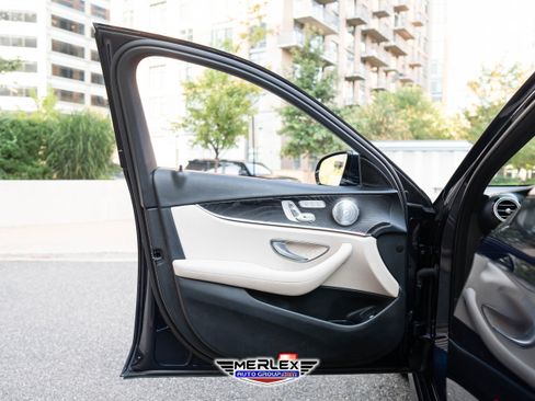 Used 2018 Mercedes-Benz E 400 4MATIC Sedan image 41