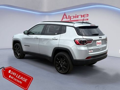 Used 2025 Jeep Compass Latitude w/ Altitude Special Edition AWD/4WD image 3