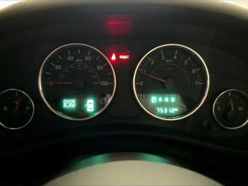 Used 2018 Jeep Wrangler Sport AWD/4WD image 25