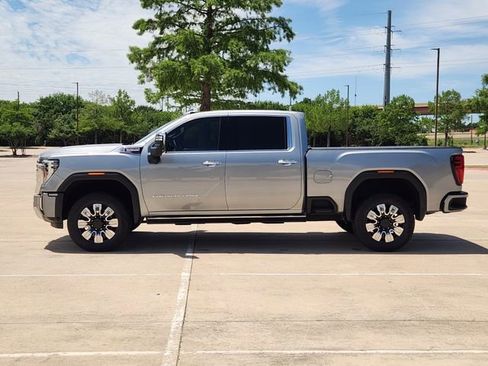 Used 2025 GMC Sierra 2500 Denali w/ Denali Reserve Package AWD/4WD image 4