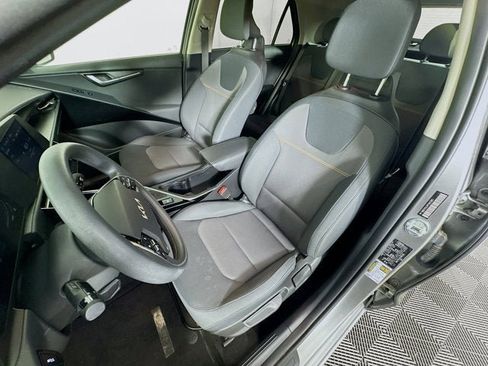 Used 2023 Kia Niro LX FWD image 18