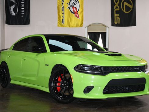 Used 2023 Dodge Charger Scat Pack w/ Daytona Edition Group RWD image 3