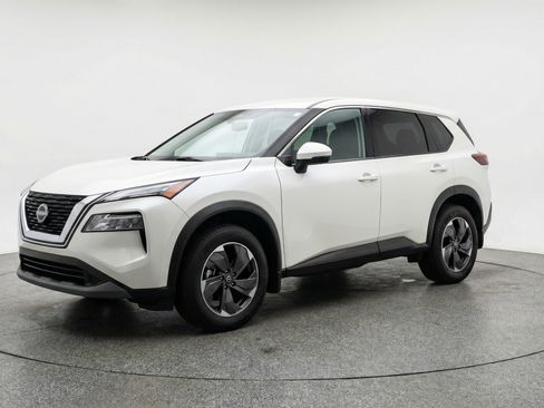 Used 2025 Nissan Rogue SV AWD/4WD image 3