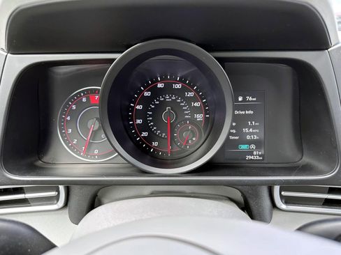 Used 2023 Hyundai Elantra SE FWD image 18