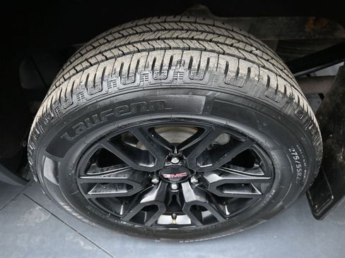 Used 2024 GMC Sierra 1500 Elevation w/ LPO, Elevation Black Package AWD/4WD image 9