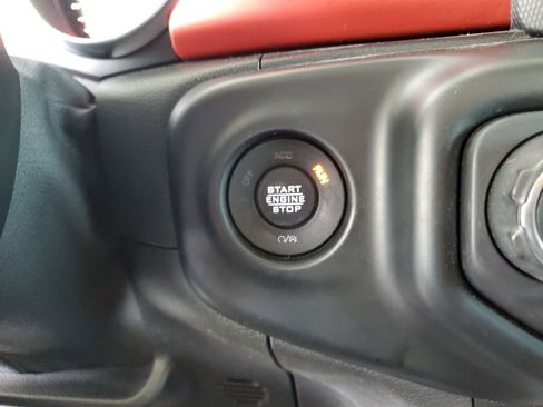 Used 2021 Jeep Gladiator Rubicon w/ Safety Group AWD/4WD image 31
