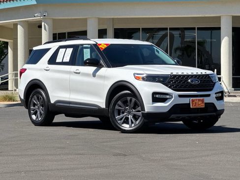 Used 2023 Ford Explorer XLT w/ Equipment Group 202A AWD/4WD image 1