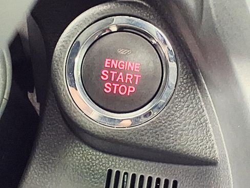 Used 2025 Subaru Forester Premium image 21