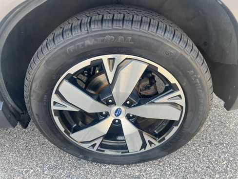 Used 2019 Subaru Forester Touring w/ Popular Package #3 AWD/4WD image 9