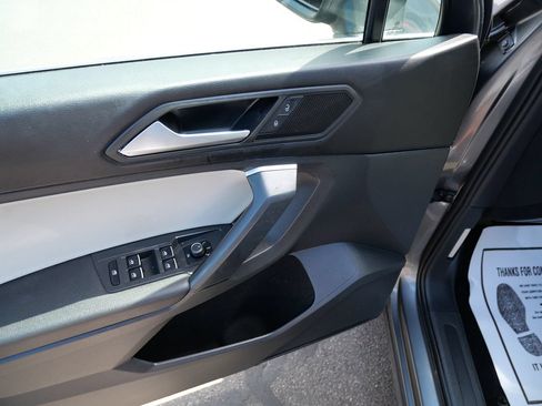Used 2019 Volkswagen Tiguan SE w/ Panoramic Sunroof Package AWD/4WD image 15
