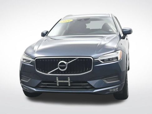 Used 2021 Volvo XC60 T5 Momentum w/ Protection Package Premier FWD image 2