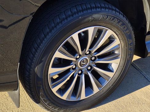 Used 2023 Lexus GX 460 Luxury w/ Accessory Package image 8