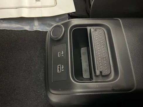 Used 2023 Nissan Ariya FWD image 30