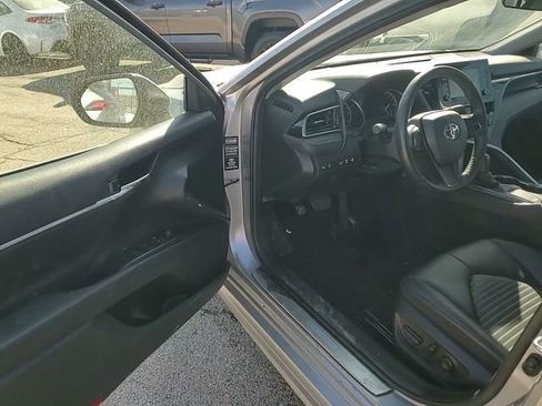 Used 2024 Toyota Camry SE image 9