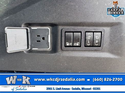 Used 2022 Chevrolet Tahoe Z71 w/ Luxury Package AWD/4WD image 37