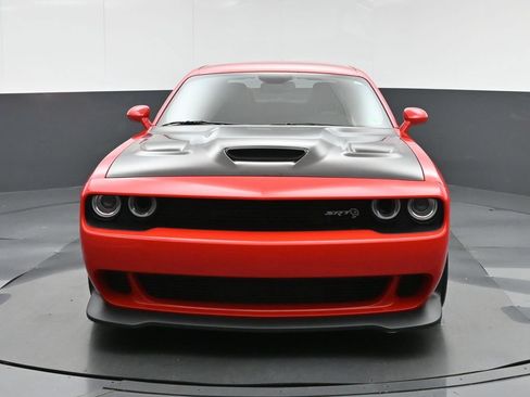 Used 2018 Dodge Challenger SRT Hellcat RWD image 2
