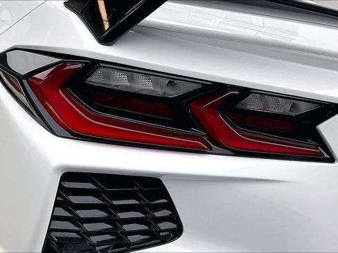 Used 2024 Chevrolet Corvette Stingray Preferred Cpe w/ 2LT image 23