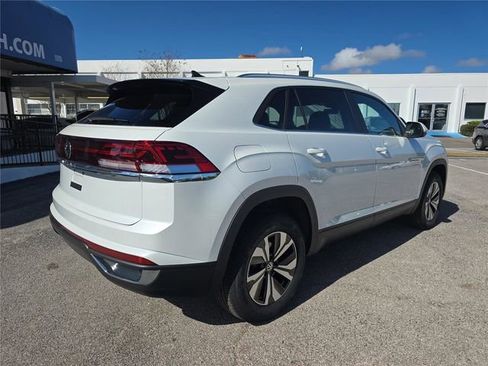 New 2026 Volkswagen Atlas Cross Sport SE image 3
