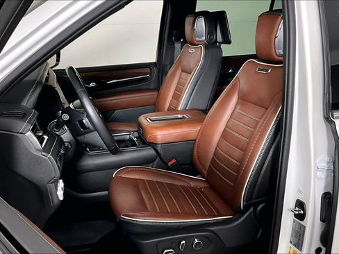Certified 2023 GMC Yukon Denali Ultimate image 7