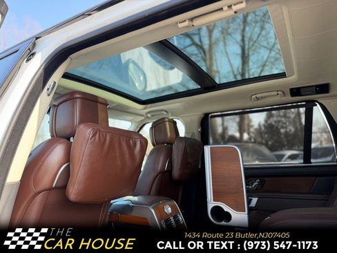 Used 2020 Land Rover Range Rover SV Autobiography Dynamic image 18