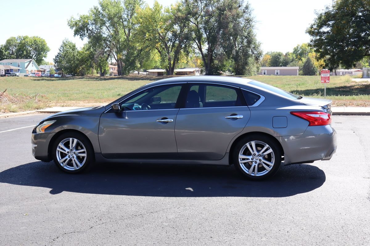 Used 2016 Nissan Altima 2.5 SR FWD image 8