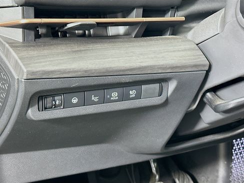 Used 2024 Nissan Ariya AWD image 17