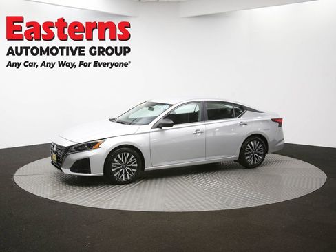 Used 2024 Nissan Altima 2.5 SV image 55