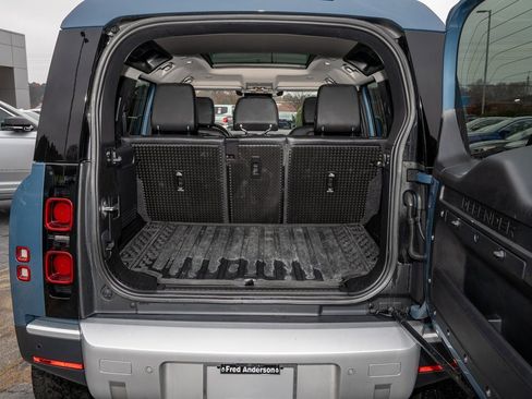 Used 2020 Land Rover Defender 110 SE image 6