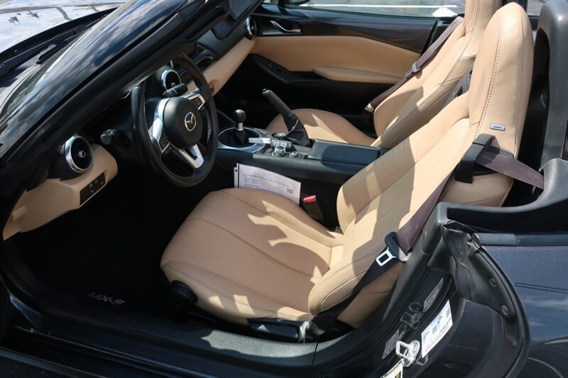 Used 2016 MAZDA MX-5 Miata Grand Touring RWD image 19