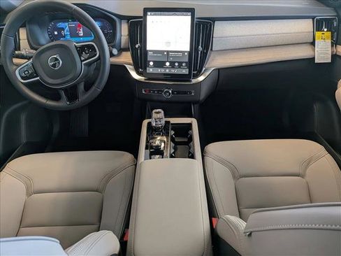 New 2026 Volvo XC90 T8 Plus w/ Protection Package Premier AWD/4WD image 16