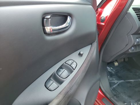 Used 2013 Nissan Leaf S FWD image 18