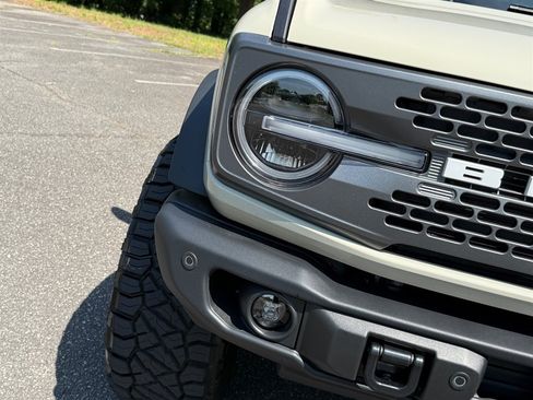 Used 2025 Ford Bronco Badlands AWD/4WD image 10