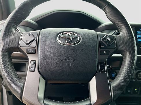 Used 2019 Toyota Tacoma w/ TRD Off-Road Package image 11