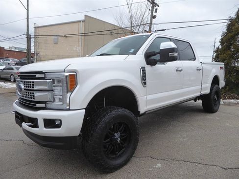 Used 2018 Ford F250 Platinum w/ Platinum Ultimate Package image 3