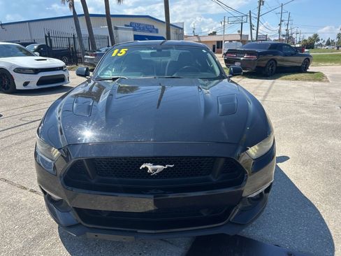 Used 2015 Ford Mustang GT image 3
