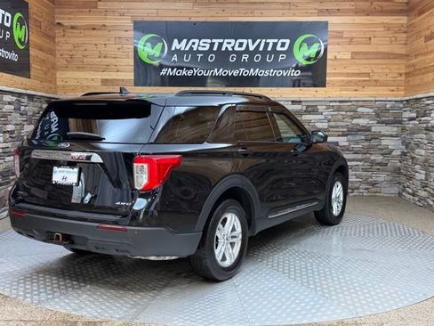 Used 2022 Ford Explorer XLT w/ Class IV Trailer Tow Package AWD/4WD image 9