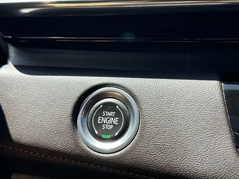 Used 2021 Cadillac Escalade Premium Luxury w/ LPO, Illumination Package AWD/4WD image 28