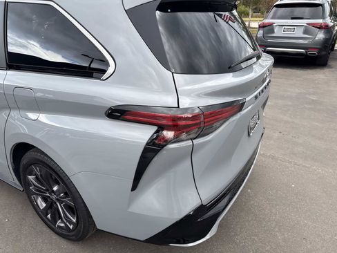 Used 2024 Toyota Sienna XSE image 11