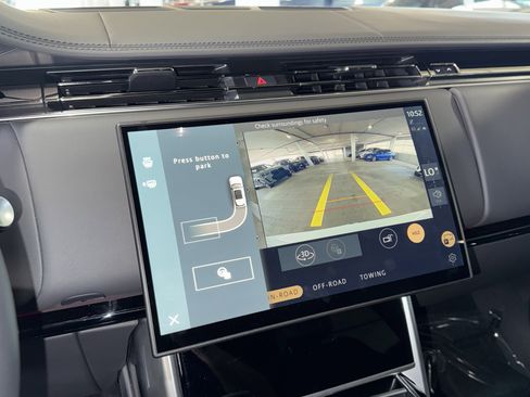 Used 2024 Land Rover Range Rover SE AWD/4WD image 32